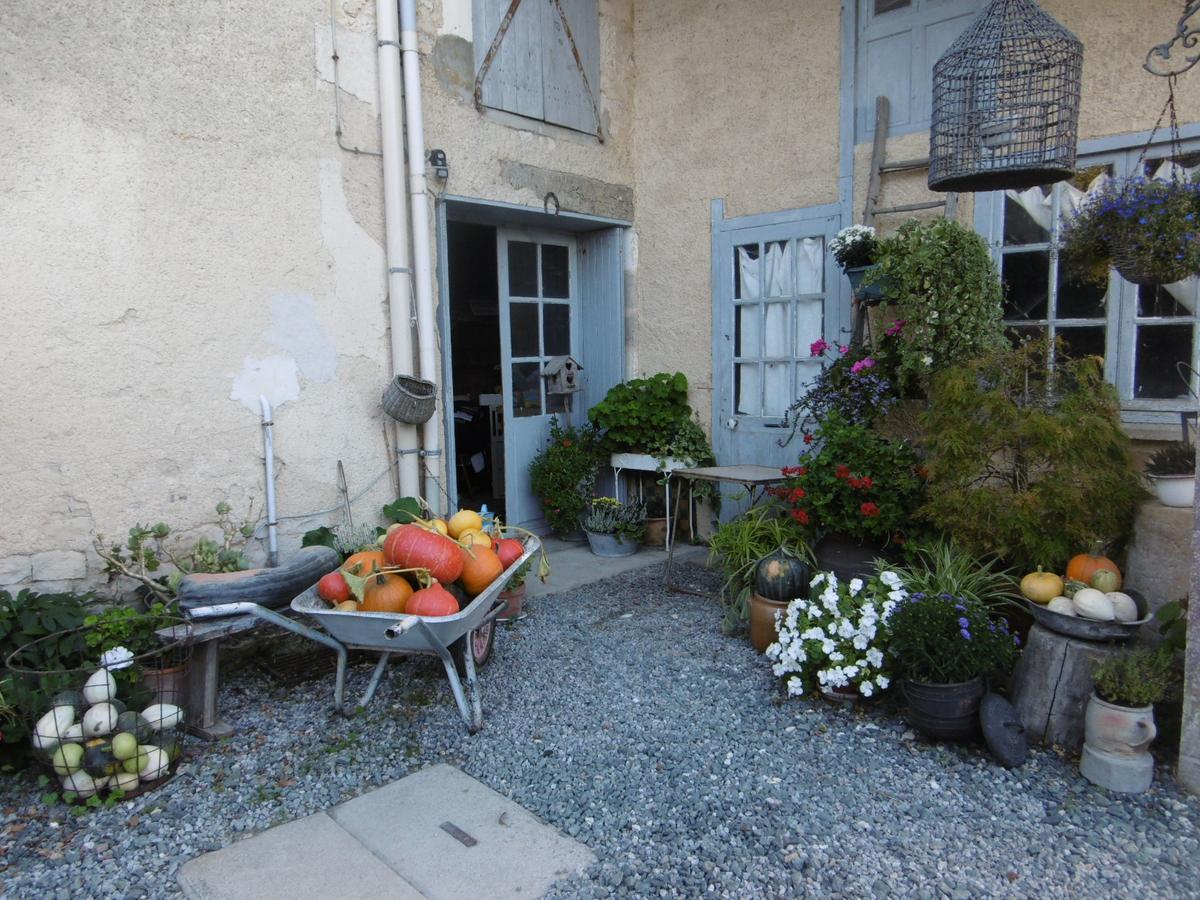 Bed and Breakfast Les 2 Madeleine Saint-Saturnin-du-Bois Exteriér fotografie