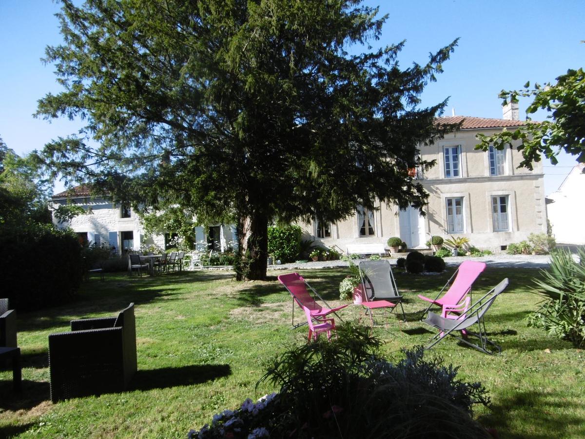 Bed and Breakfast Les 2 Madeleine Saint-Saturnin-du-Bois Exteriér fotografie