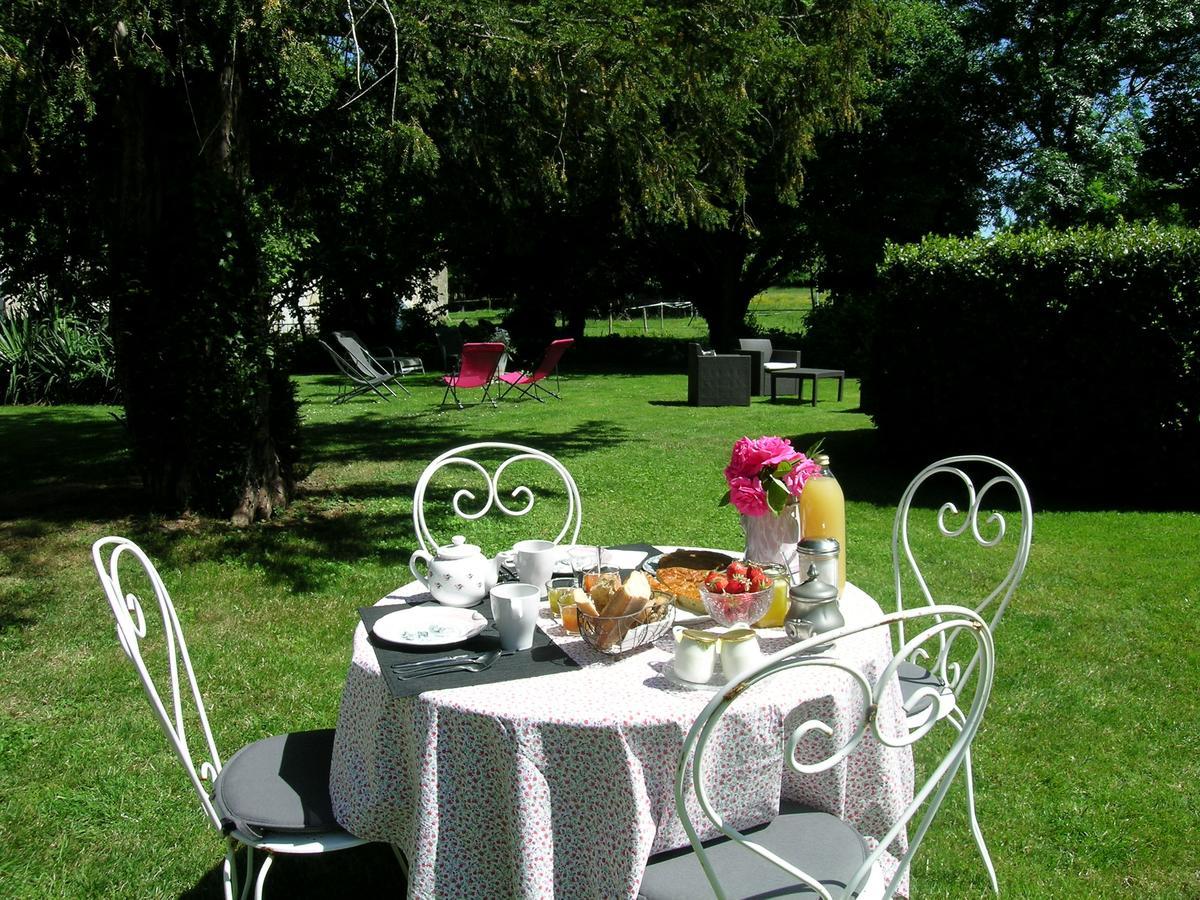 Bed and Breakfast Les 2 Madeleine Saint-Saturnin-du-Bois Exteriér fotografie