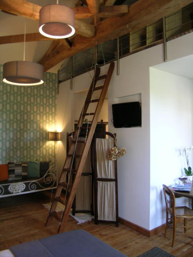Bed and Breakfast Les 2 Madeleine Saint-Saturnin-du-Bois Exteriér fotografie