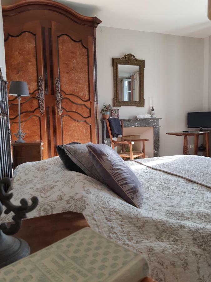 Bed and Breakfast Les 2 Madeleine Saint-Saturnin-du-Bois Exteriér fotografie