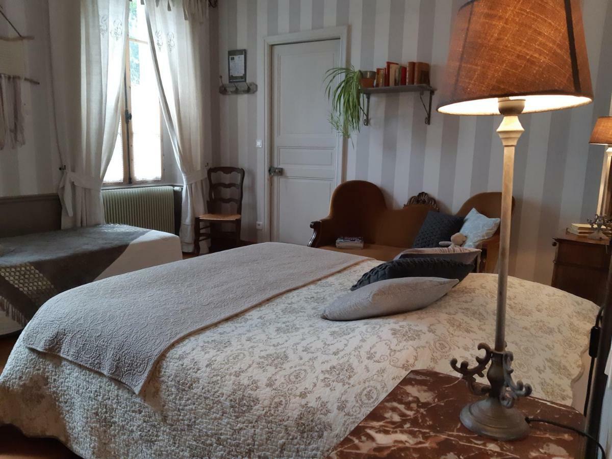 Bed and Breakfast Les 2 Madeleine Saint-Saturnin-du-Bois Exteriér fotografie