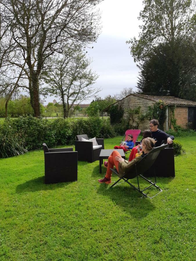 Bed and Breakfast Les 2 Madeleine Saint-Saturnin-du-Bois Exteriér fotografie