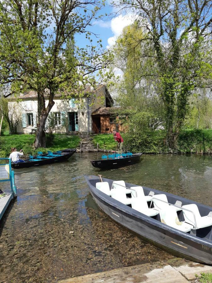 Bed and Breakfast Les 2 Madeleine Saint-Saturnin-du-Bois Exteriér fotografie